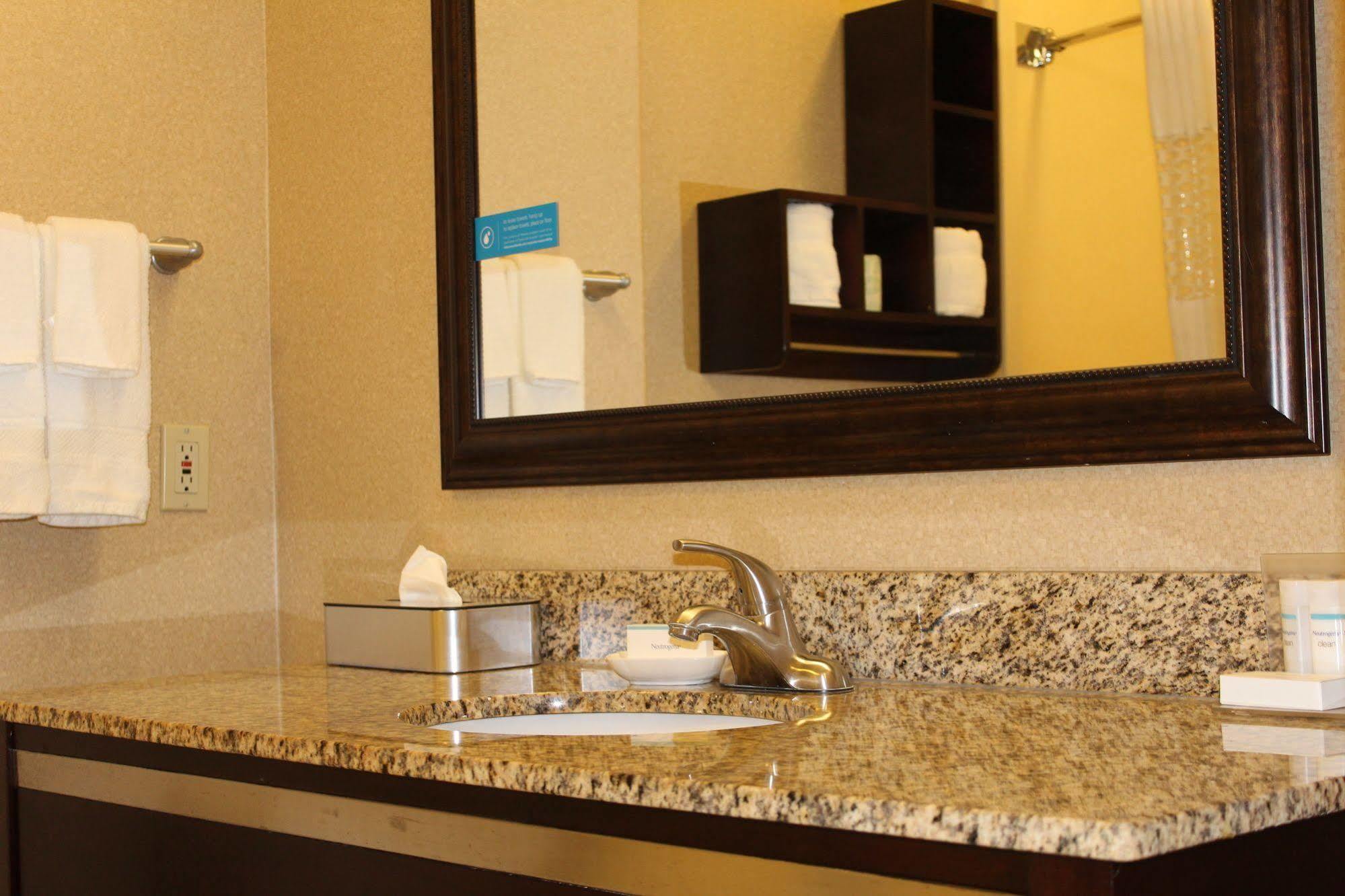 Hampton Inn & Suites Houston-Cypress Station Westfield Eksteriør billede